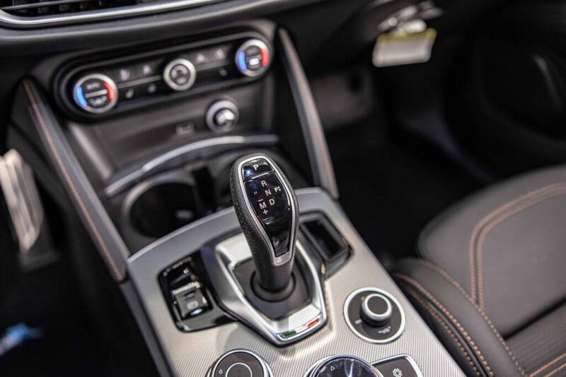 2025 Alfa Romeo Stelvio