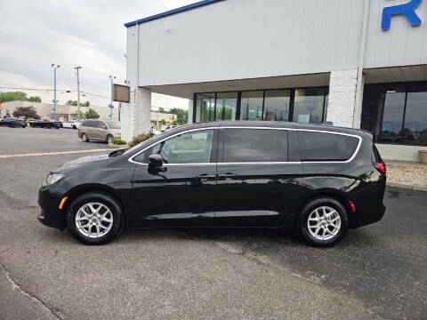 2022 Chrysler Voyager LX