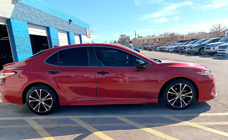 2020 Toyota Camry SE