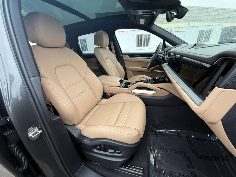 2025 Porsche Cayenne E-Hybrid