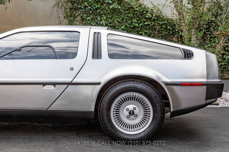 1981 DeLorean DMC-12