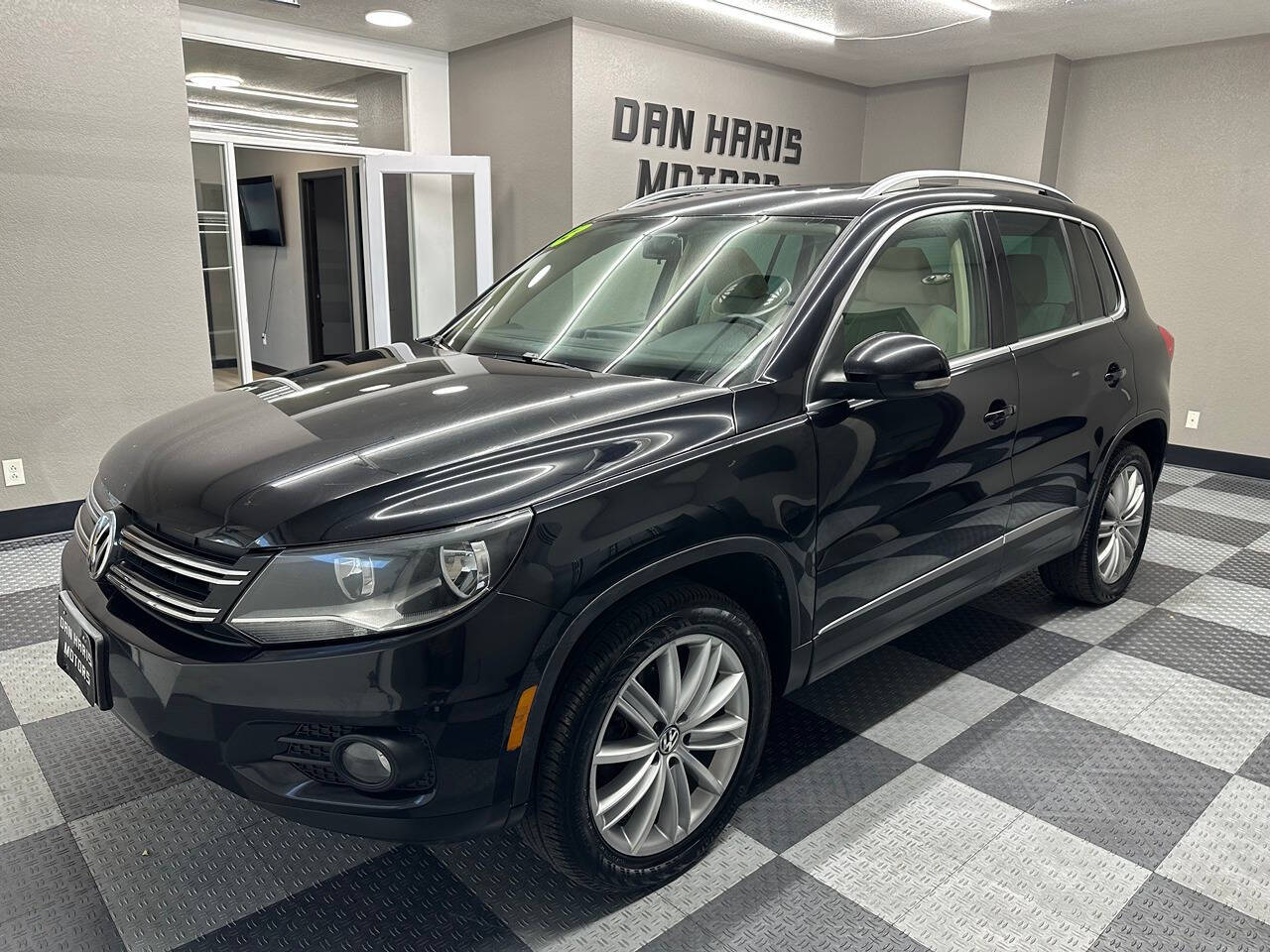 2013 Volkswagen Tiguan for sale at Dan Haris Motors in Waterloo, IA