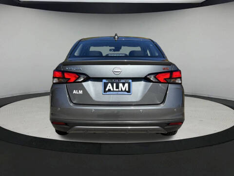 2025 Nissan Versa SR