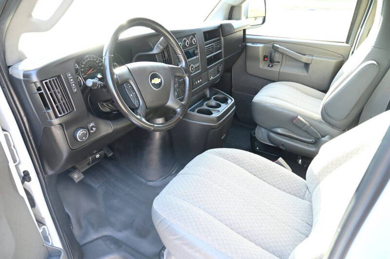 2023 Chevrolet Express 2500