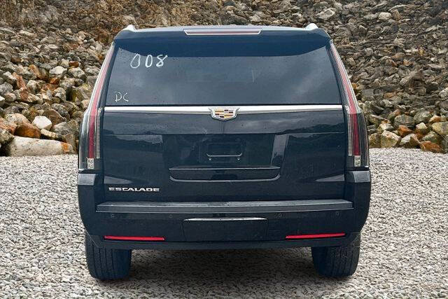 2017 Cadillac Escalade Standard