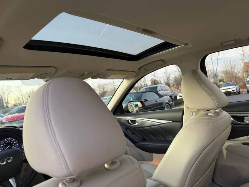 2015 Infiniti Q50 Premium