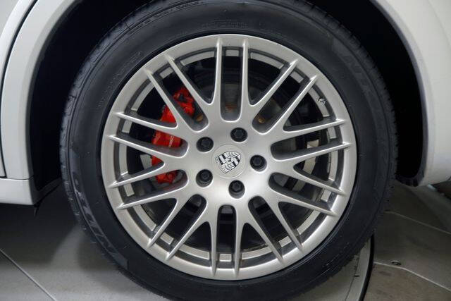 2014 Porsche Cayenne GTS