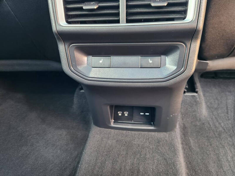 2025 Volkswagen Atlas Cross Sport SEL Premium R-Line 4Motion