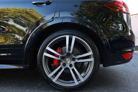 2013 Porsche Cayenne GTS