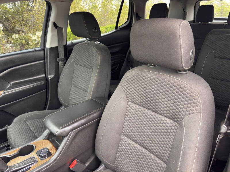 2017 GMC Acadia SLE-2
