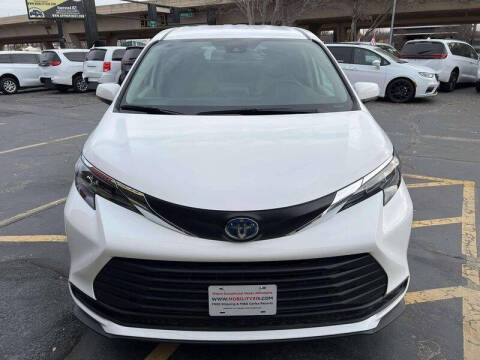 2026 Toyota Sienna LE 8-Passenger