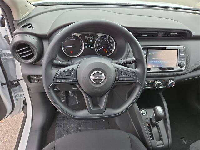 2025 Nissan Kicks Play S