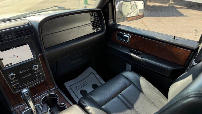 2016 Lincoln Navigator Select