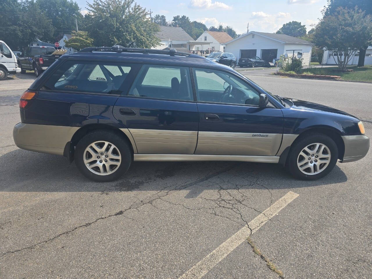 2004 Subaru Outback for sale at QUEENSGATE AUTO SALES in York, PA