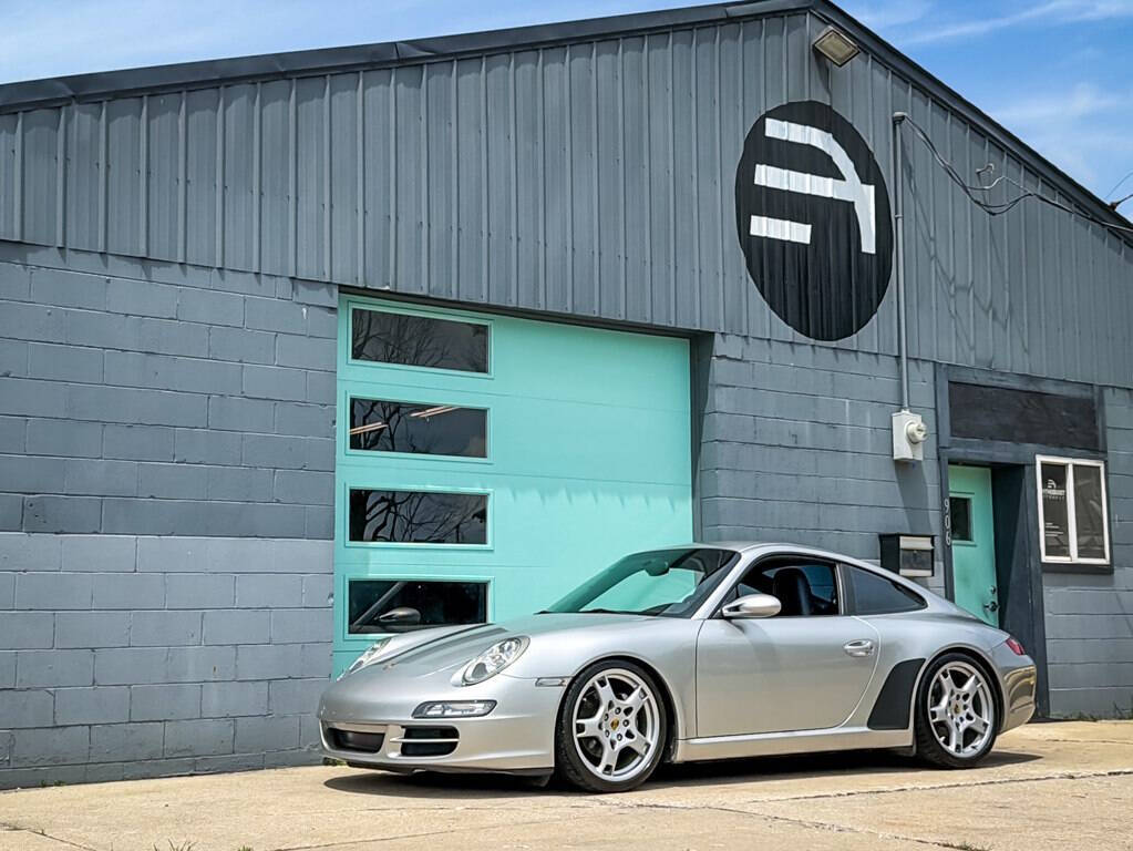 Silver 2006 Porsche 911 Carrera Carrera 2dr Coupe 2