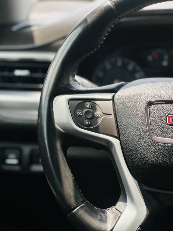2018 GMC Acadia SLE-2