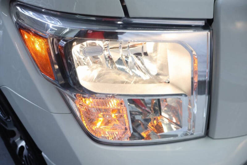 2022 Nissan Titan SV