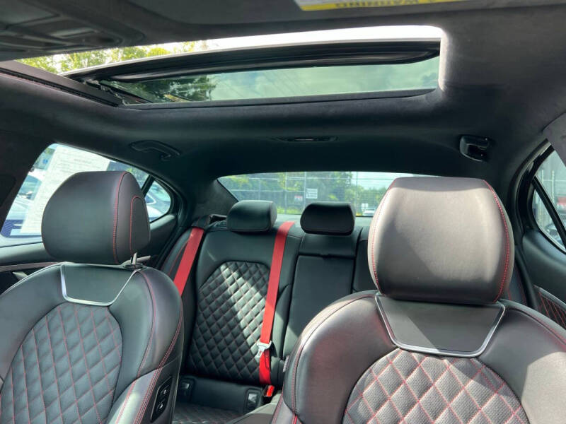 2023 Genesis G70