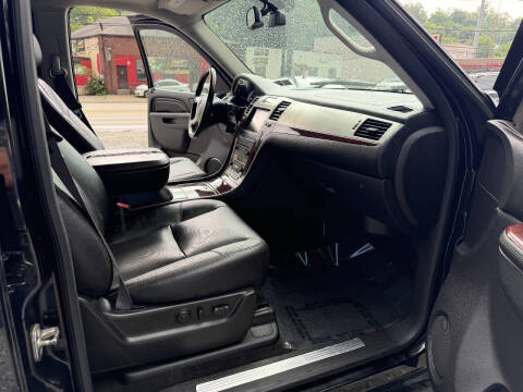 2011 Cadillac Escalade Luxury
