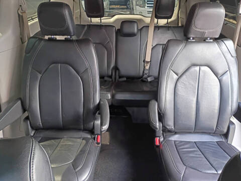 2022 Chrysler Pacifica Touring L