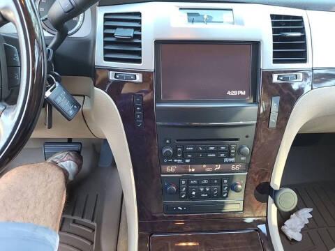 2012 Cadillac Escalade Luxury