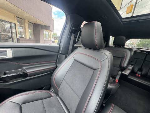 2024 Ford Explorer ST-Line