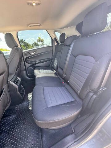 2022 Ford Edge SE