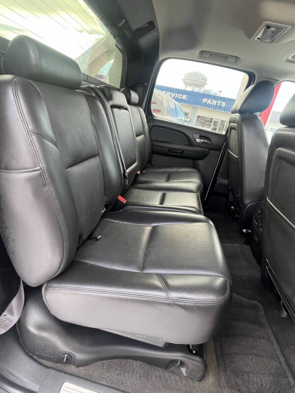 2013 Chevrolet Avalanche LTZ Black Diamond