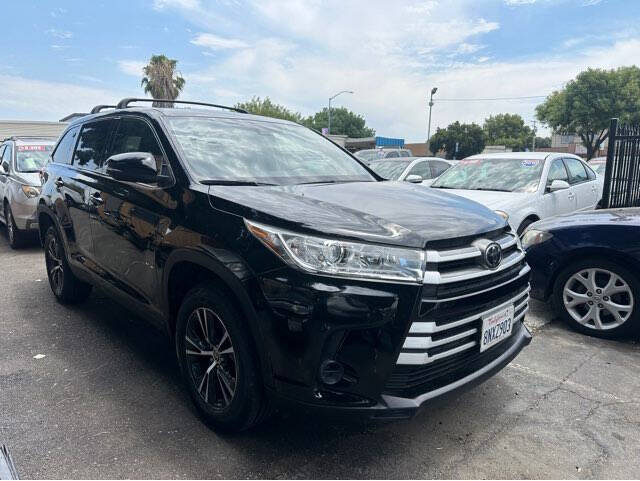 2019 Toyota Highlander for sale at Tracy Auto Depot in Tracy, CA