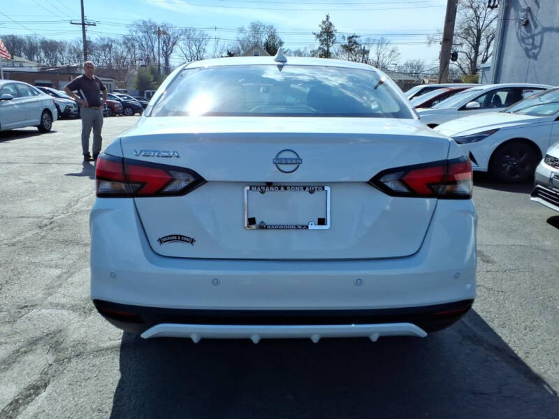 2025 Nissan Versa SV