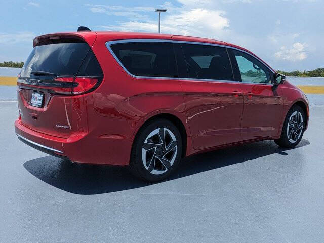 2027 Chrysler Pacifica Limited