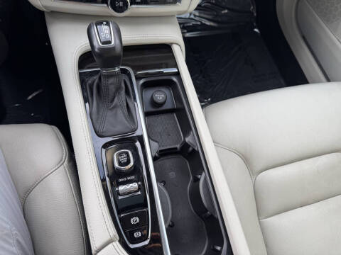 2018 Volvo S90 T5 Momentum