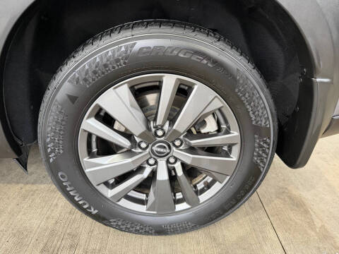 2022 Nissan Pathfinder SV