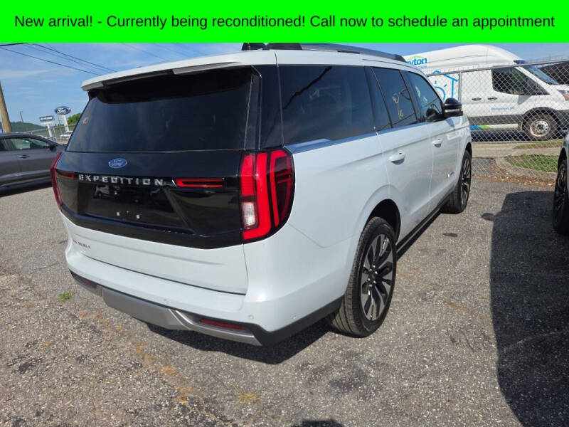 2025 Ford Expedition Platinum