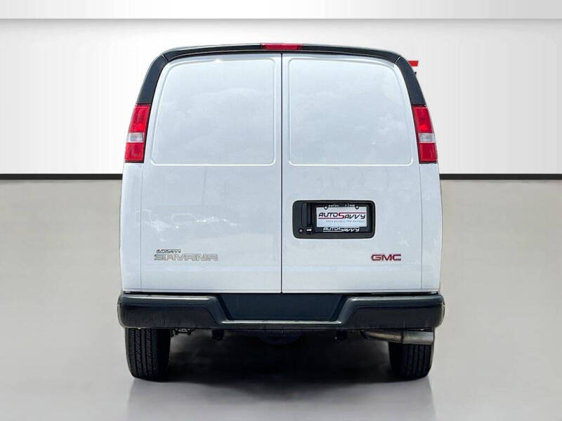 2025 GMC Savana 2500