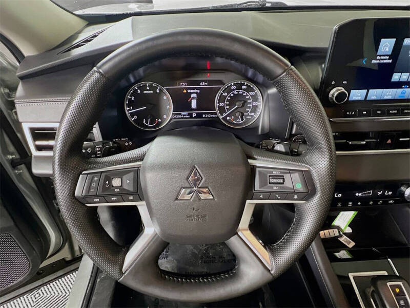 2024 Mitsubishi Outlander SE