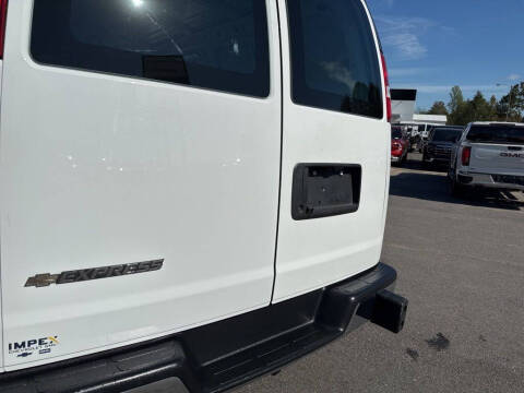 2023 Chevrolet Express 2500