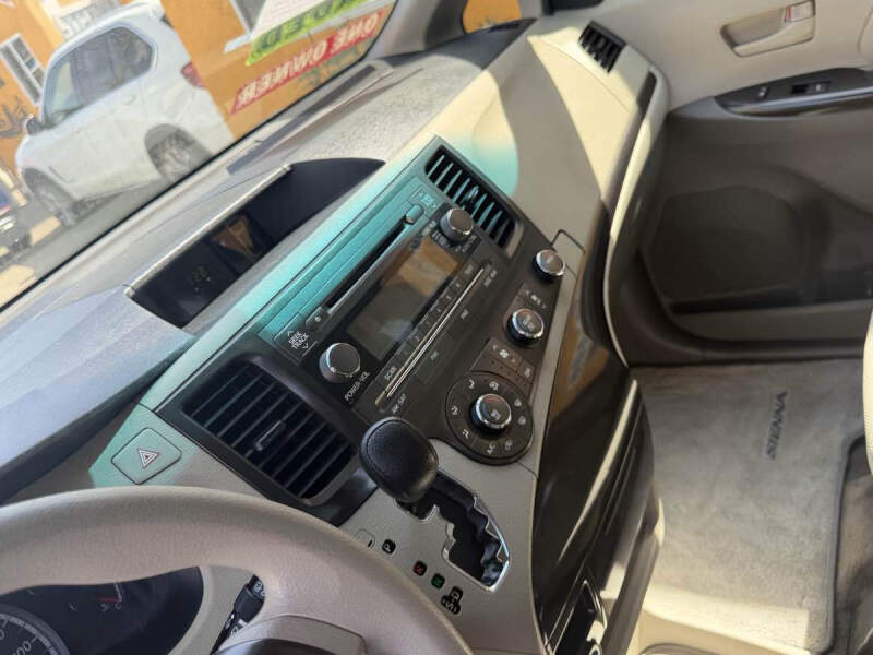 2013 Toyota Sienna L 7-Passenger