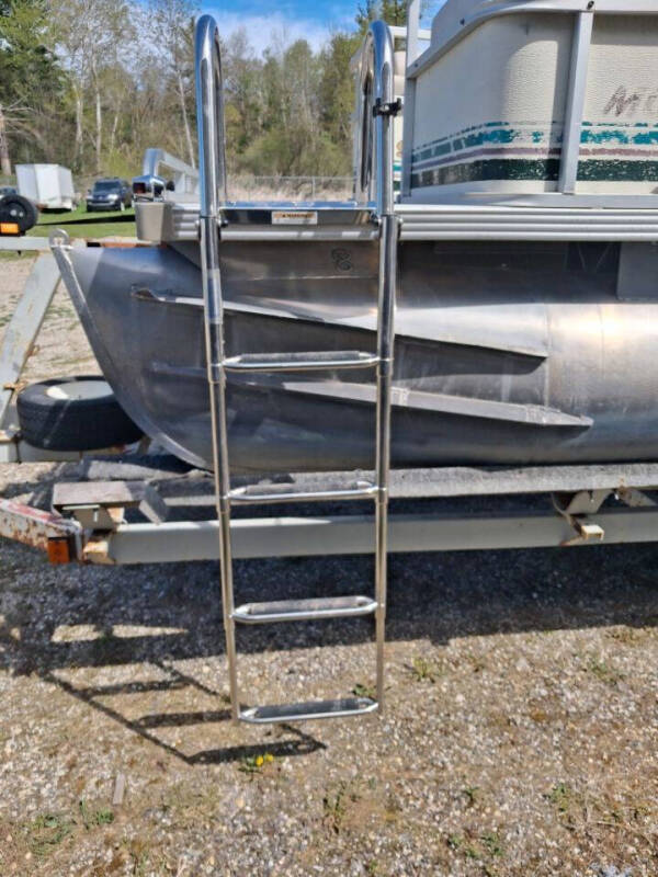 1998 Crest Pontoon 22FT PONTOON