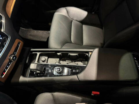 2023 Volvo XC90 B6 Plus Bright Theme 6P