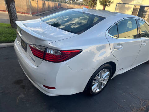 2015 Lexus ES 300h