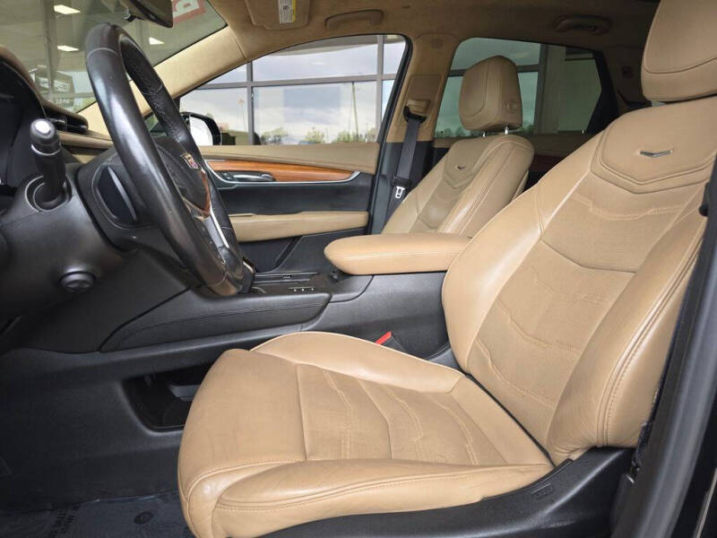 2019 Cadillac XT5 Platinum