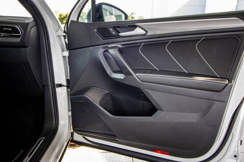 2024 Volkswagen Tiguan SE R-Line Black