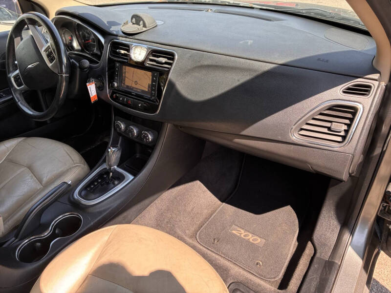 2012 Chrysler 200 Limited