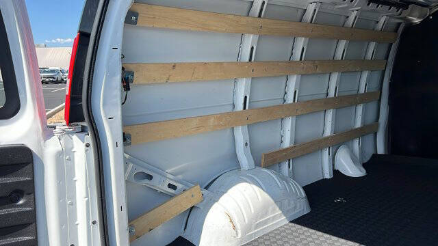 2023 GMC Savana 2500