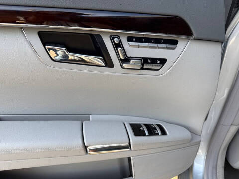 2012 Mercedes-Benz S-Class S 550 4MATIC