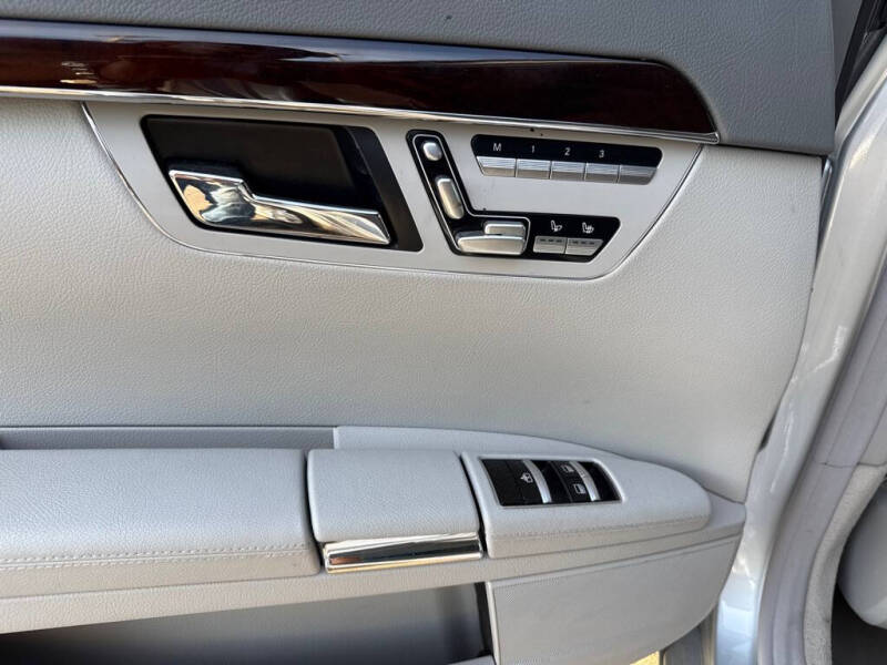 2012 Mercedes-Benz S-Class S 550 4MATIC