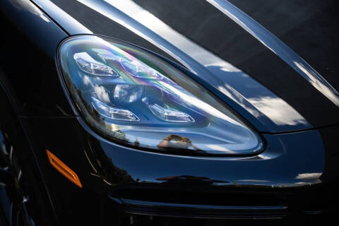 2022 Porsche Cayenne Turbo S E-Hybrid Coupe