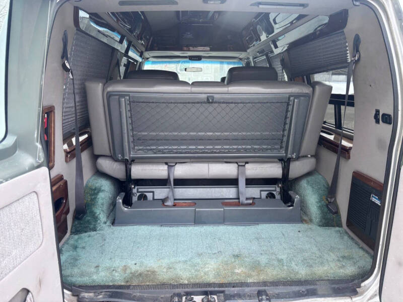2000 Ford E-Series E-150