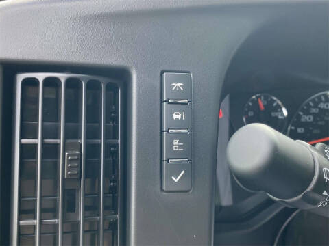 2025 Chevrolet Express 3500